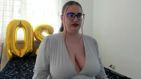 Snapshot of amiravyxen chatting on 28, 4, 2026 Amira Vyxen online show from 28, 4, 2026