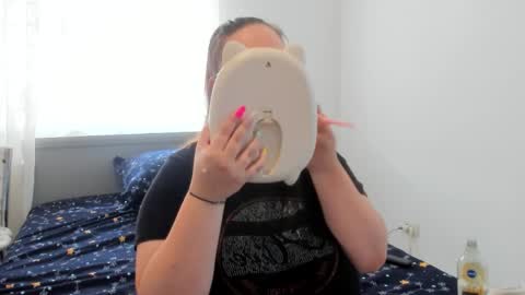 Snapshot of amiravyxen chatting on 20, 5, 2026 Amira Vyxen online show from 20, 5, 2026