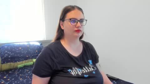 Snapshot of amiravyxen chatting on 25, 5, 2026 Amira Vyxen online show from 25, 5, 2026