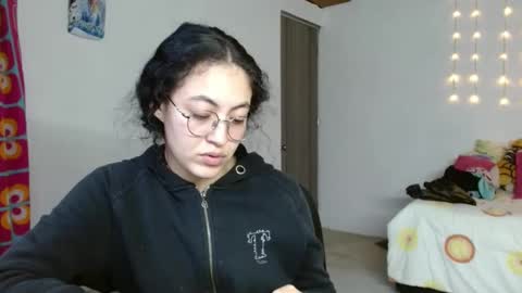 Snapshot of amitlu_ chatting on 3, 3, 2025 amitlu_ online show from 3, 3, 2025