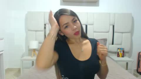 Snapshot of ammy_velez chatting on 6, 1, 2025 ammy_velez online show from 6, 1, 2025