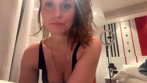 Snapshot of amolika chatting on 4, 2, 2026 amolika online show from 4, 2, 2026