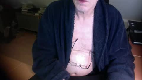 Amor2200 online show from 10, 2, 2026