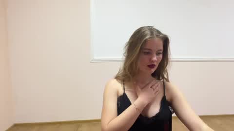 Snapshot of amorelle_ chatting on 19, 4, 2026 amorelle_ online show from 19, 4, 2026