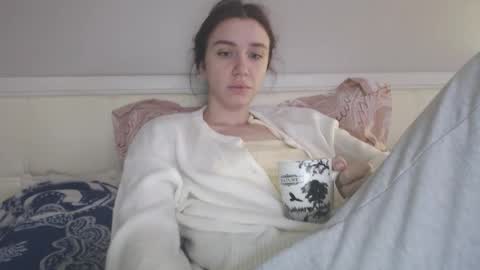 Snapshot of amoremeoww chatting on 11, 11, 2025 miss unforgettable online show from 11, 11, 2025