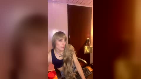 Snapshot of amum6194 chatting on 13, 7, 2026 amum6194 online show from 13, 7, 2026