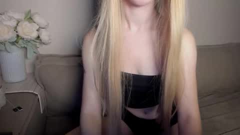Snapshot of amy1_1 chatting on 13, 9, 2025 amy1_1 online show from 13, 9, 2025