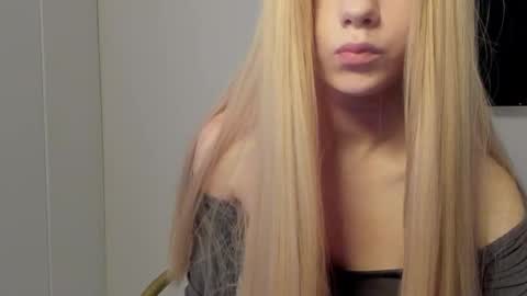 Snapshot of amy1_1 chatting on 6, 10, 2025 amy1_1 online show from 6, 10, 2025