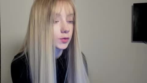 Snapshot of amy1_1 chatting on 11, 10, 2025 amy1_1 online show from 11, 10, 2025