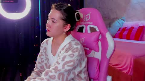 Snapshot of amy_bellel chatting on 2, 3, 2026 Amy follow me online show from 2, 3, 2026