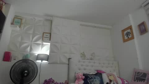 Amy Caroland online show from 9, 2, 2025