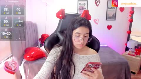 Amy sophia 3 online show from 18, 2, 2025