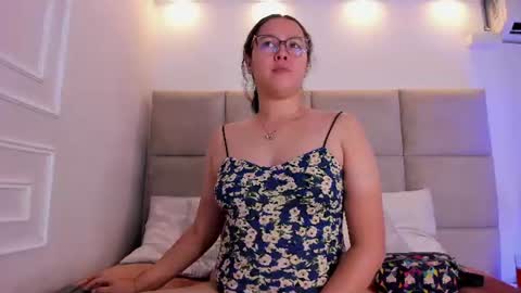 Snapshot of amyadams1 chatting on 8, 7, 2026 Amy Adams online show from 8, 7, 2026