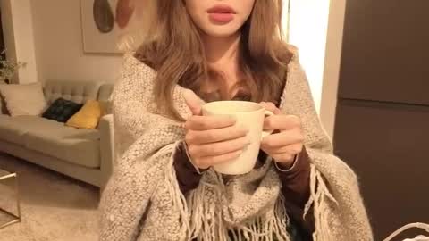 Snapshot of amyalwayshere chatting on 6, 1, 2026 girl next door named Amy online show from 6, 1, 2026