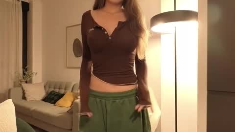 Snapshot of amyalwayshere chatting on 9, 1, 2026 girl next door named Amy online show from 9, 1, 2026