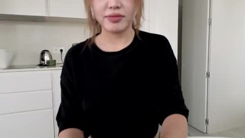 Snapshot of amyalwayshere chatting on 2, 5, 2026 girl next door named Amy online show from 2, 5, 2026