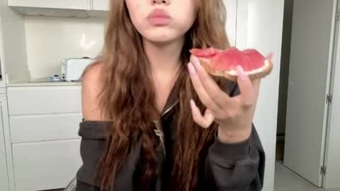 Snapshot of amyalwayshere chatting on 7, 5, 2026 girl next door named Amy online show from 7, 5, 2026