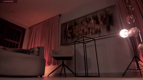 Amy Armstrong online show from 24, 2, 2025