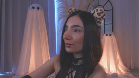 Amy Armstrong online show from 22, 10, 2025