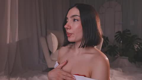 Amy Armstrong online show from 12, 4, 2026