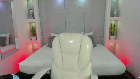 Snapshot of amycolman_ chatting on 2, 12, 2025 amy online show from 2, 12, 2025