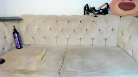 Amy Kamila online show from 9, 1, 2025