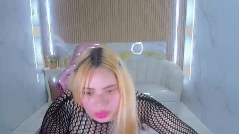 Snapshot of amyg777_s chatting on 28, 10, 2025 Amy  online show from 28, 10, 2025