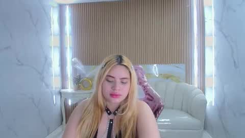 Snapshot of amyg777_s chatting on 29, 10, 2025 Amy  online show from 29, 10, 2025