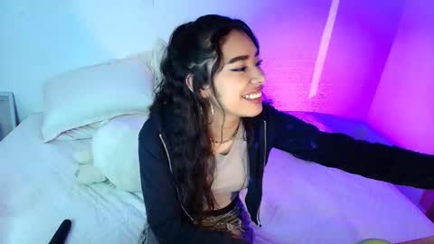 Snapshot of amyolimpo chatting on 30, 4, 2026 Amy ... Nice to meet u thumb up me please its important online show from 30, 4, 2026