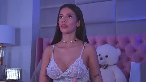 Amyra online show from 10, 10, 2025