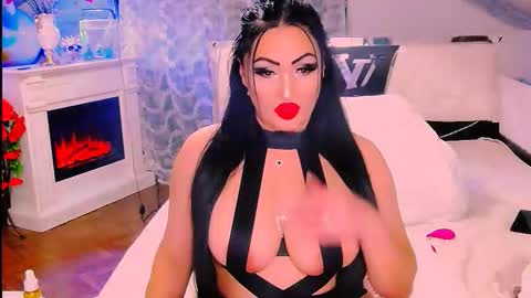 Snapshot of amyrarosera chatting on 4, 10, 2025 Alimoonyia online show from 4, 10, 2025