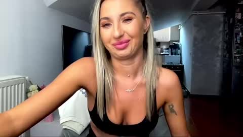 amyroberta92 online show from 14, 2, 2025