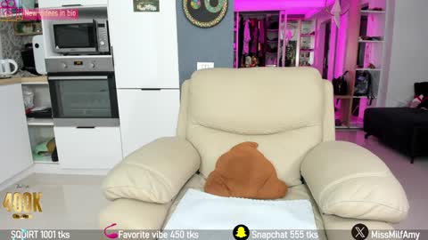 Snapshot of amysuperheroes chatting on 11, 1, 2025 Next stream Dec 3 online show from 11, 1, 2025