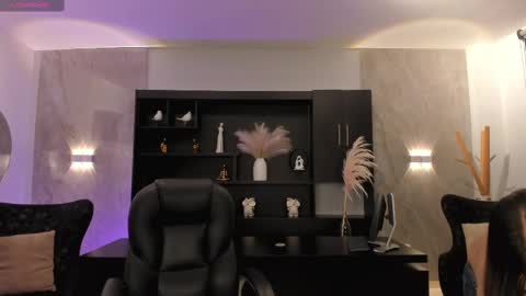 AMY WALKER online show from 1, 3, 2025