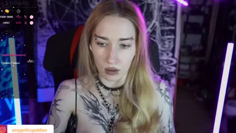 Snapshot of amywhitenessxx chatting on 1, 3, 2025 Amy switch Goddess divine Mistress online show from 1, 3, 2025