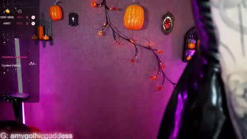Snapshot of amywhitenessxx chatting on 18, 10, 2025 Amy switch Goddess divine Mistress online show from 18, 10, 2025