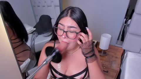 Snapshot of amywhitte_ chatting on 4, 2, 2026 amywhitte_ online show from 4, 2, 2026