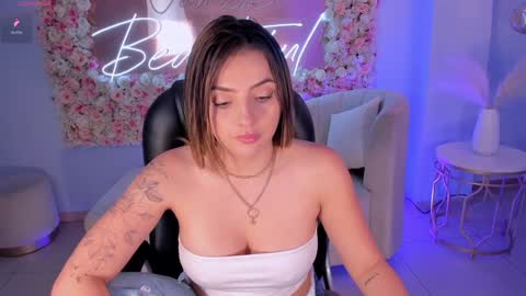 Snapshot of amywoods chatting on 13, 1, 2025 online show from 13, 1, 2025