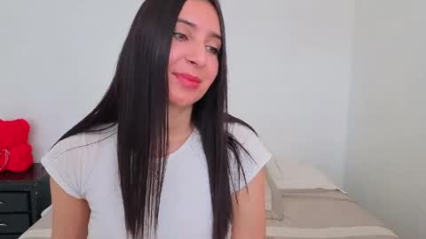 Snapshot of ana_castilo chatting on 8, 4, 2026 Ana IG an castillo 1 online show from 8, 4, 2026