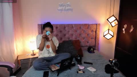 ana_crisgray online show from 8, 3, 2025