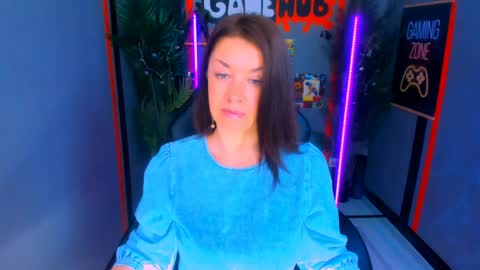 Snapshot of ana_mills chatting on 5, 5, 2026 Ana online show from 5, 5, 2026