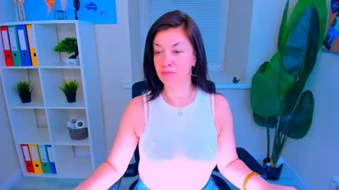Snapshot of ana_mills chatting on 19, 5, 2026 Ana online show from 19, 5, 2026