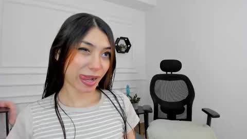 Snapshot of ana_muller19 chatting on 4, 11, 2025 Ana online show from 4, 11, 2025