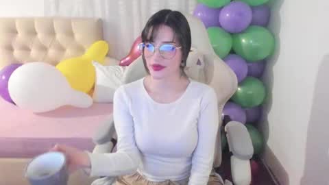 Snapshot of ana_ruuh chatting on 21, 10, 2025 Im anna but you can call me as you want online show from 21, 10, 2025