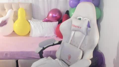 Snapshot of ana_ruuh chatting on 25, 10, 2025 Im anna but you can call me as you want online show from 25, 10, 2025