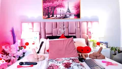 anaa_bellaa online show from 4, 12, 2025