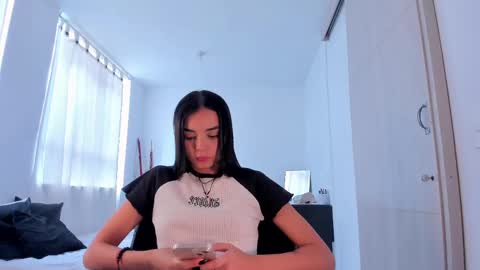 ANABEL WOLF  online show from 16, 1, 2025