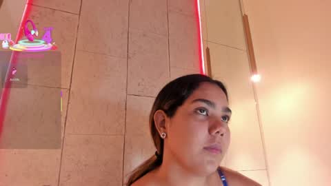 Snapshot of anaelle_bardin chatting on 27, 4, 2026 Anna online show from 27, 4, 2026