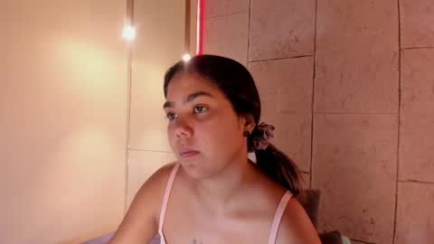 Snapshot of anaelle_bardin chatting on 27, 5, 2026 Anna online show from 27, 5, 2026