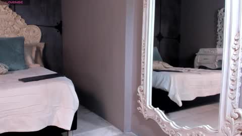 Ana Henao or Annie... Follow me ahenaocb Insta  X online show from 15, 11, 2025